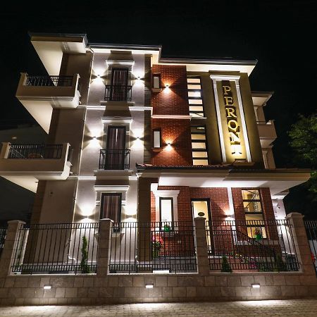 Hotel Peroni Korcza Zewnętrze zdjęcie