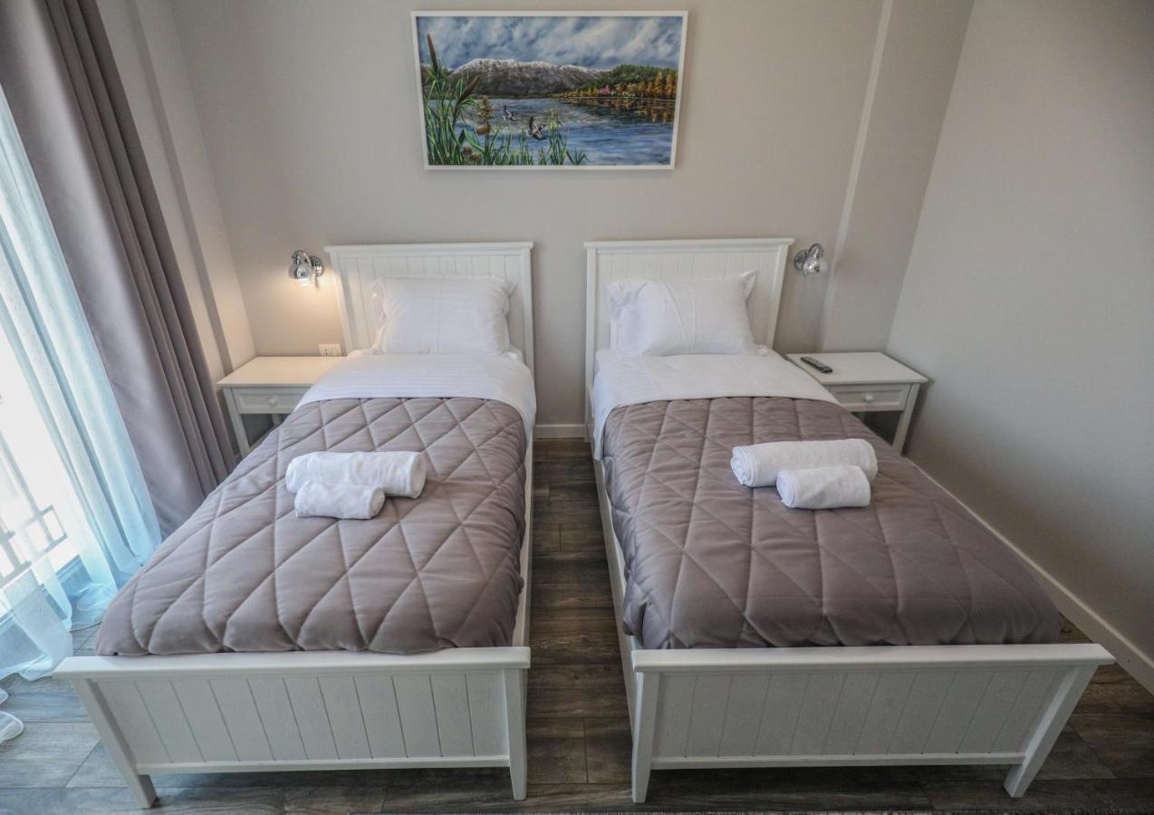 Hotel Peroni Korcza Zewnętrze zdjęcie
